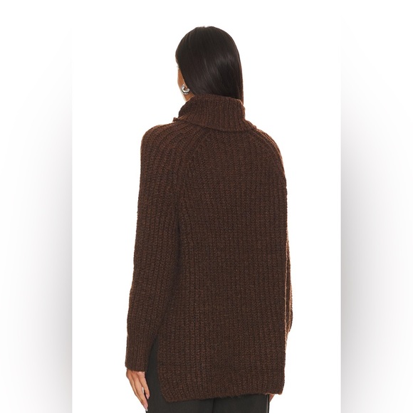 New Stella Sweater - Picture 4 of 4